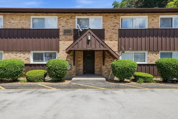 4439 Arbor Circle #1, Downers Grove, IL 60515