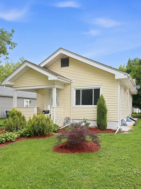 638 Myrtle Street N, Waukegan, IL 60085