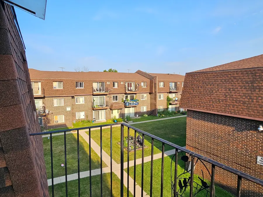 9358 Golf Road #3B, Des Plaines, IL 60016 - #2