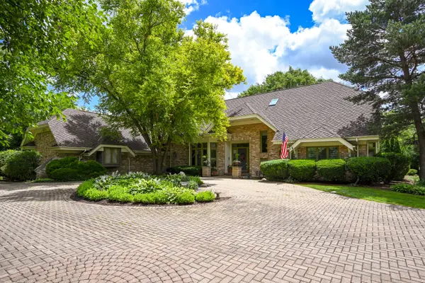 6450 Manor Drive, Burr Ridge, IL 60527