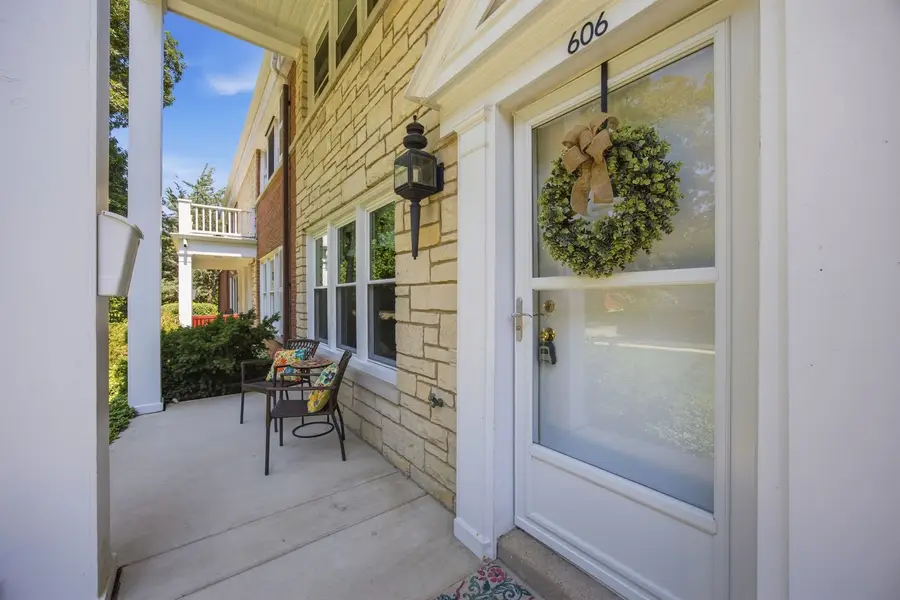 606 5th Street #606, Wilmette, IL 60091 - #3
