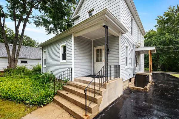 8320 Prospect Street, Woodstock, IL 60098