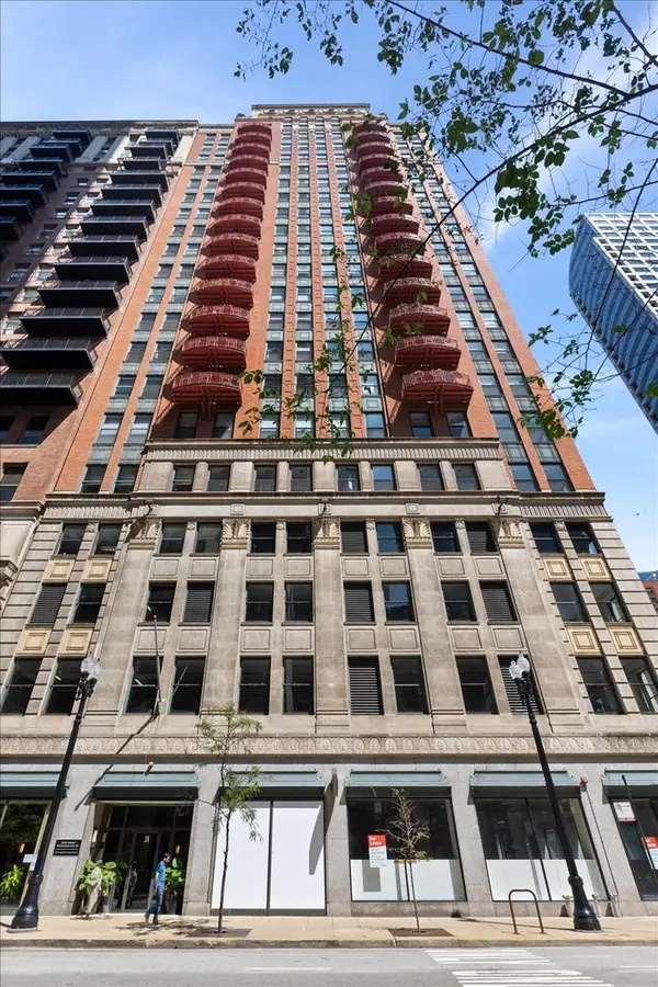 208 W Washington Street #2013, Chicago, IL 60606