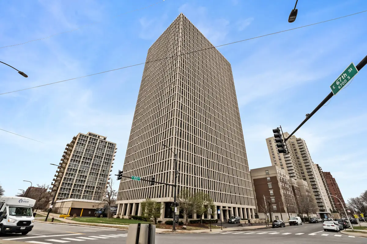 6700 S South Shore Drive #2J, Chicago, IL 60649 - #1