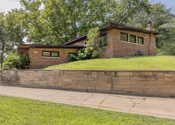 1325-1327 Clay Street, Davenport, IA 52804