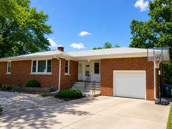 1304 Theodore Street, Crest Hill, IL 60403
