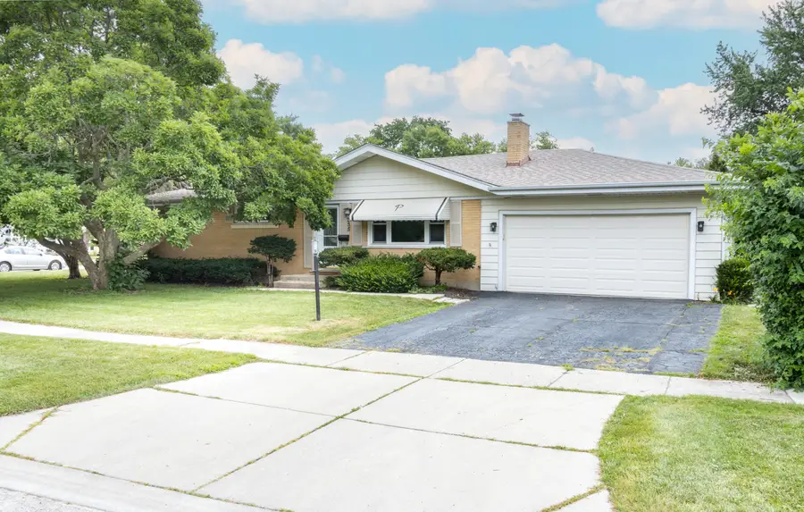 255 W Daniels Road, Palatine, IL 60067 - #2