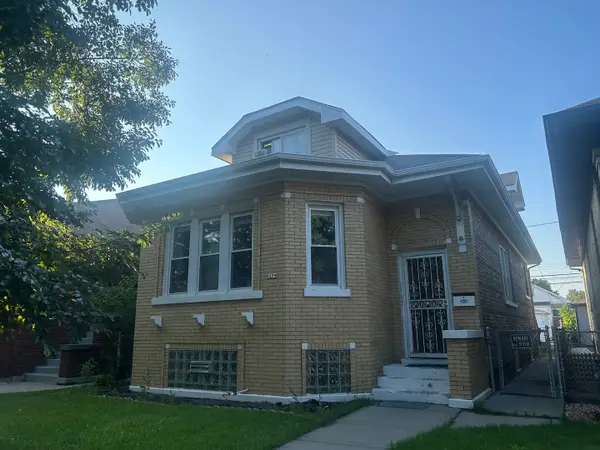 6130 W Addison Street, Chicago, IL 60634