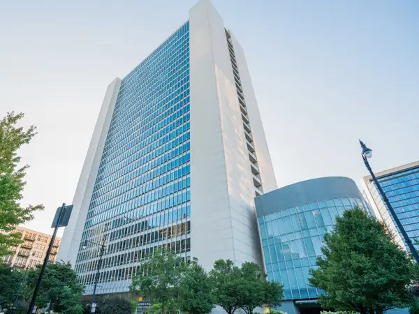 500 W Superior Street #2401, Chicago, IL 60654