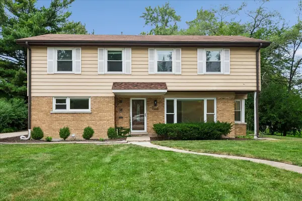 2272 Asbury Road, Northbrook, IL 60062