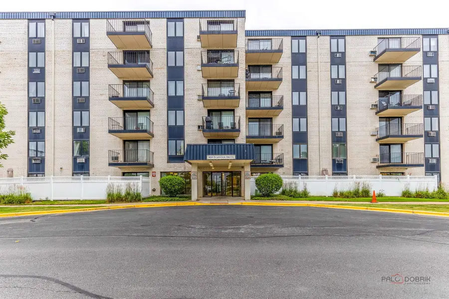 9118 W Elmwood Drive #1K, Niles, IL 60714 - #2