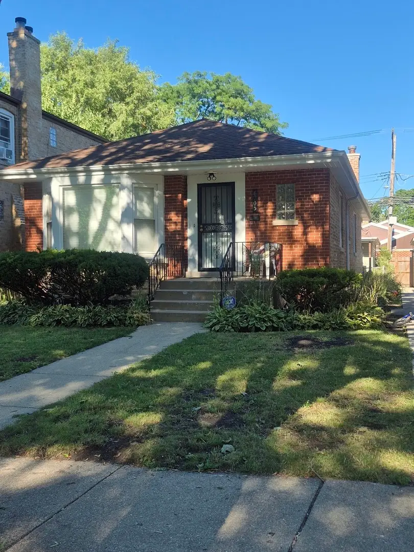 6705 N Sacramento Avenue, Chicago, IL 60645 - #1