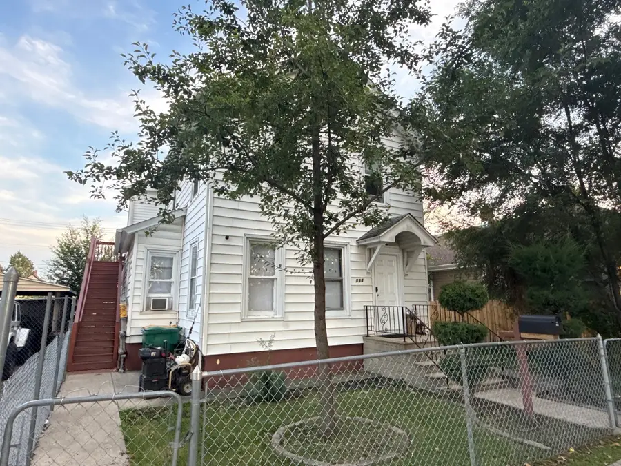 558 E Benton Street, Joliet, IL 60432 - #3