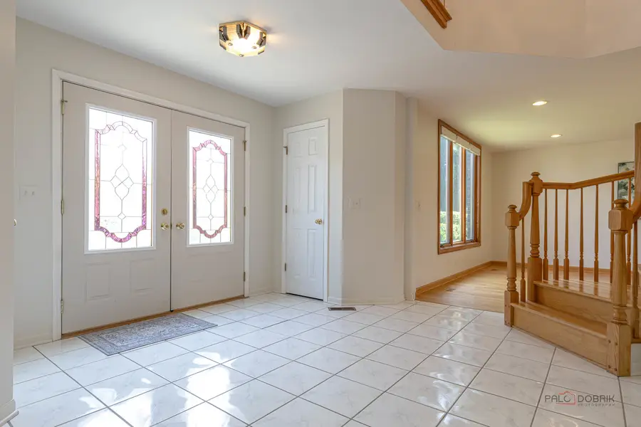 810 Edgemere Road, Buffalo Grove, IL 60089 - #3