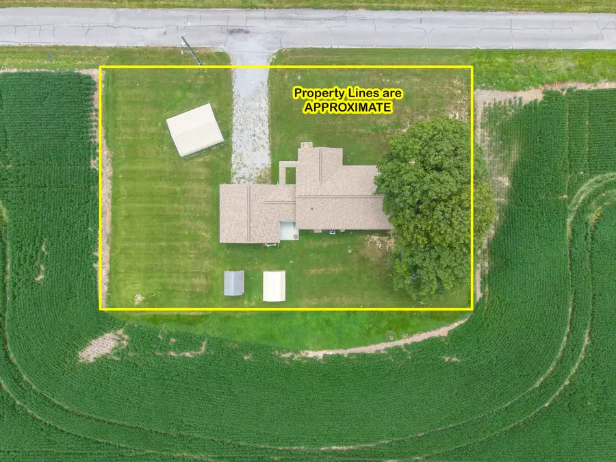 122 E Lincoln, Dix, IL 62830 - #3