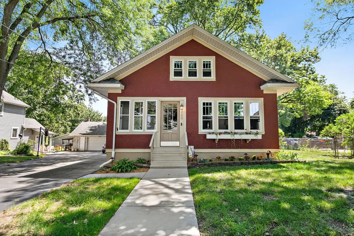 909 Augusta Avenue, Elgin, IL 60120 - #1