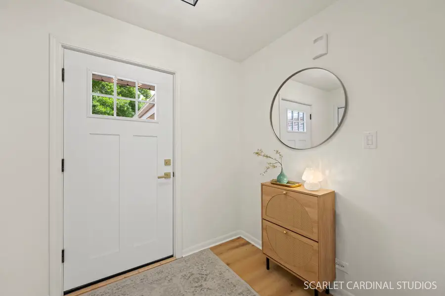 1110 S Fernandez Avenue, Arlington Heights, IL 60005 - #3