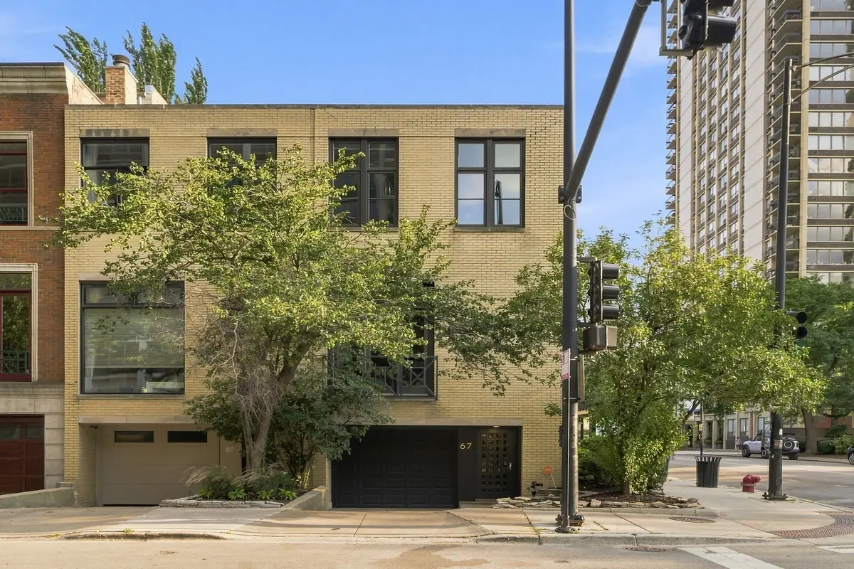67 W Schiller Street, Chicago, IL 60610 - #1