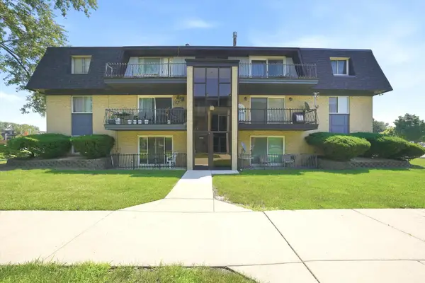 11132 S 84th Avenue #3B, Palos Hills, IL 60465