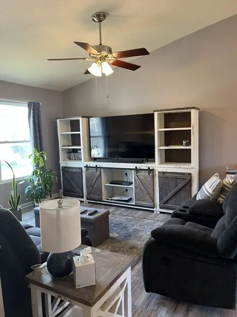 25 W Village Circle, Davenport, IA 52806 - #2