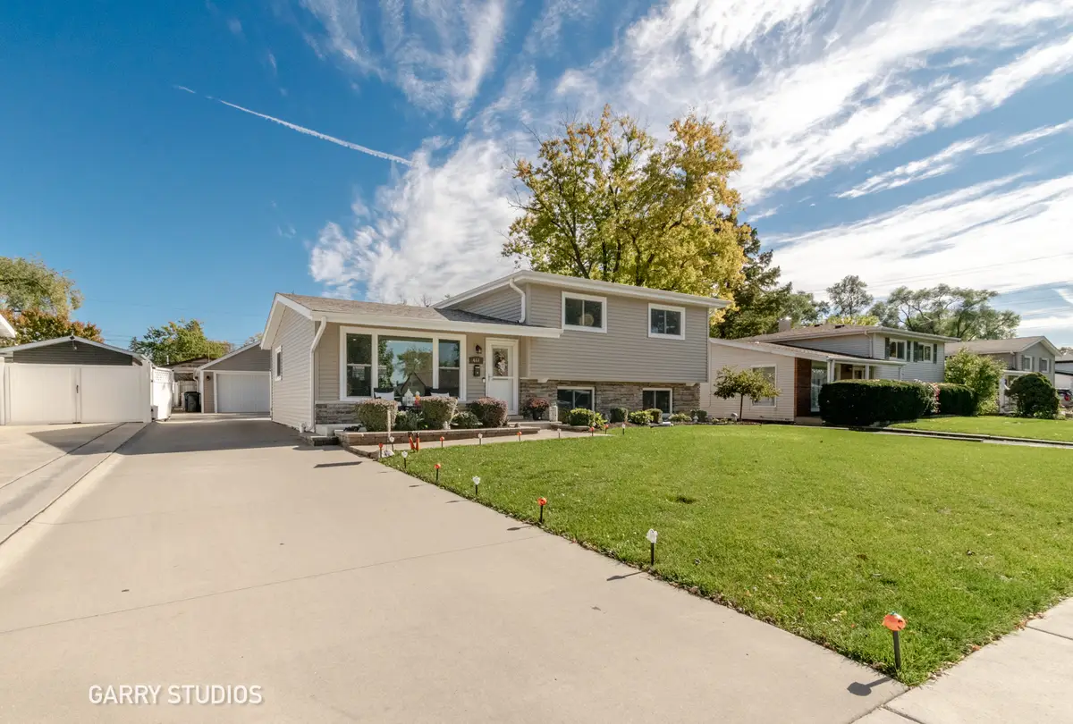 441 S Yale Avenue, Addison, IL 60101 - #1