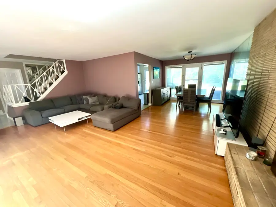 7338 N Tripp Avenue, Lincolnwood, IL 60712 - #3