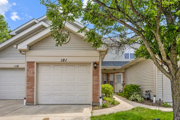 121 Golfview Drive, Glendale Heights, IL 60139