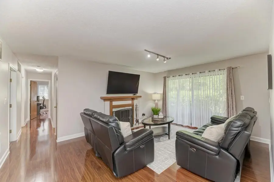 228 Brookside Lane #A, Willowbrook, IL 60527 - #3