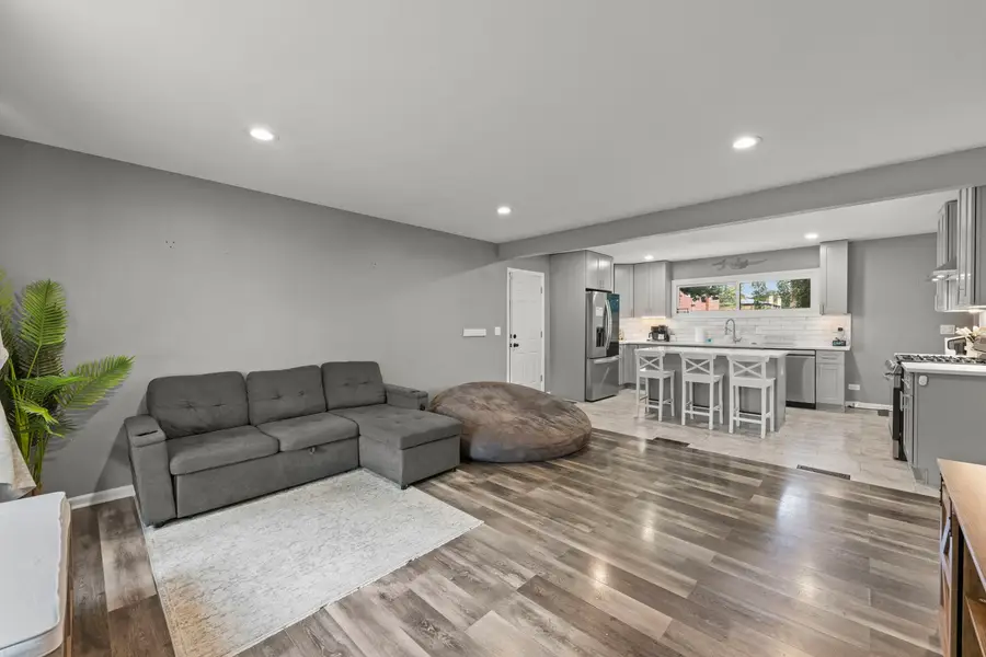 203 Lilac Lane, North Aurora, IL 60542 - #3