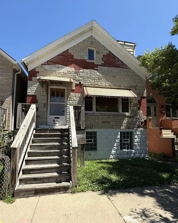 3717 S Parnell Avenue, Chicago, IL 60609