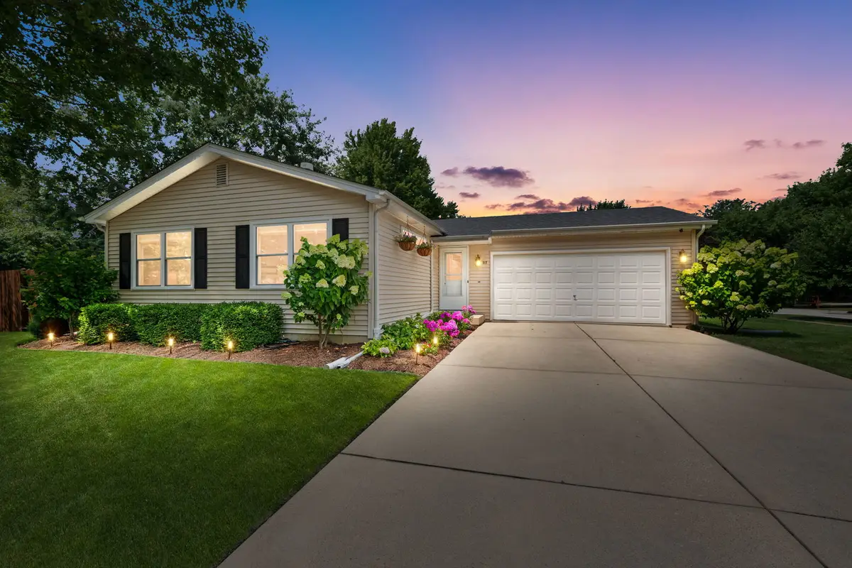 517 Cherrywood Drive, North Aurora, IL 60542 - #1