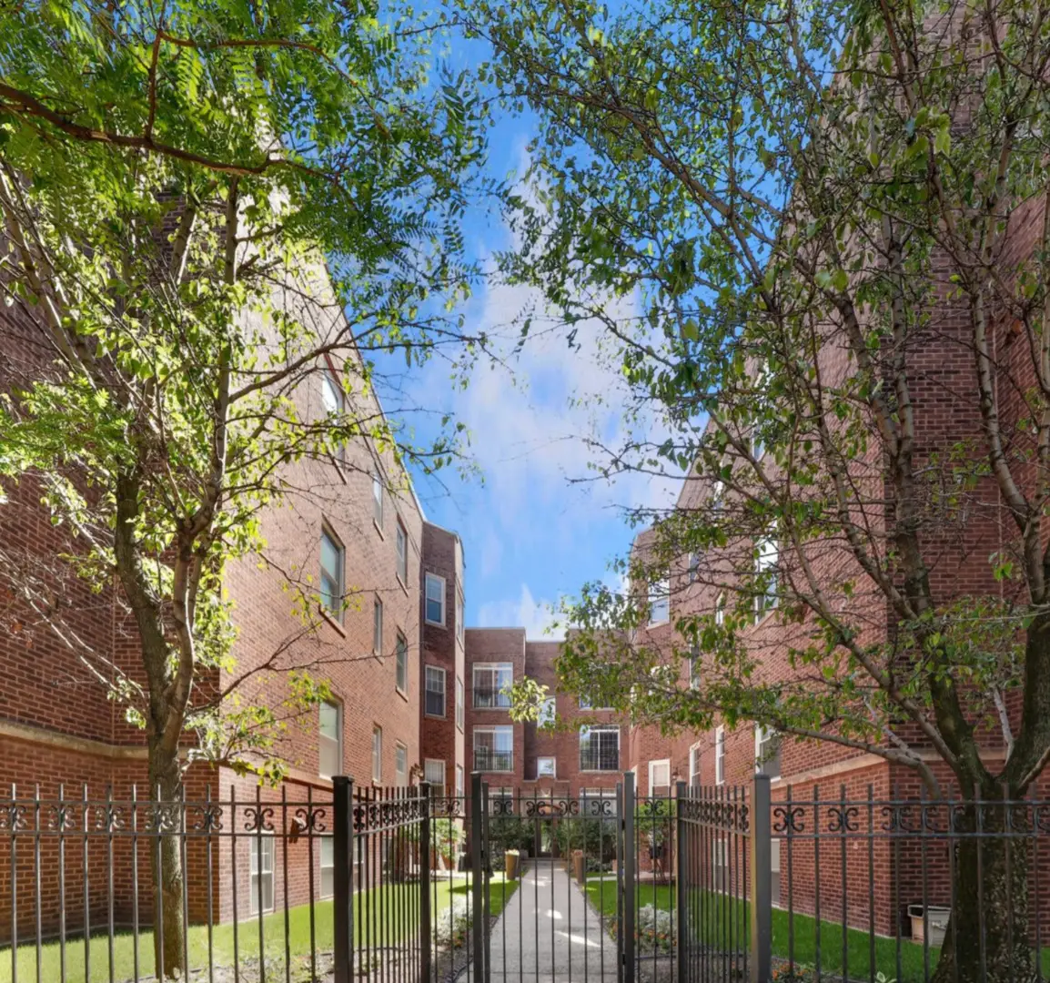 5884 N Ridge Avenue #3, Chicago, IL 60660 - #1