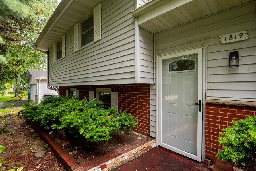 1819 Elmwood Drive, Lindenhurst, IL 60046 - #2