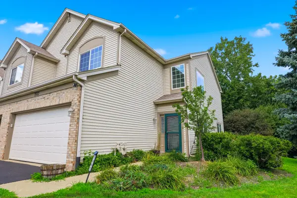 1061 Woodview Court, Aurora, IL 60502