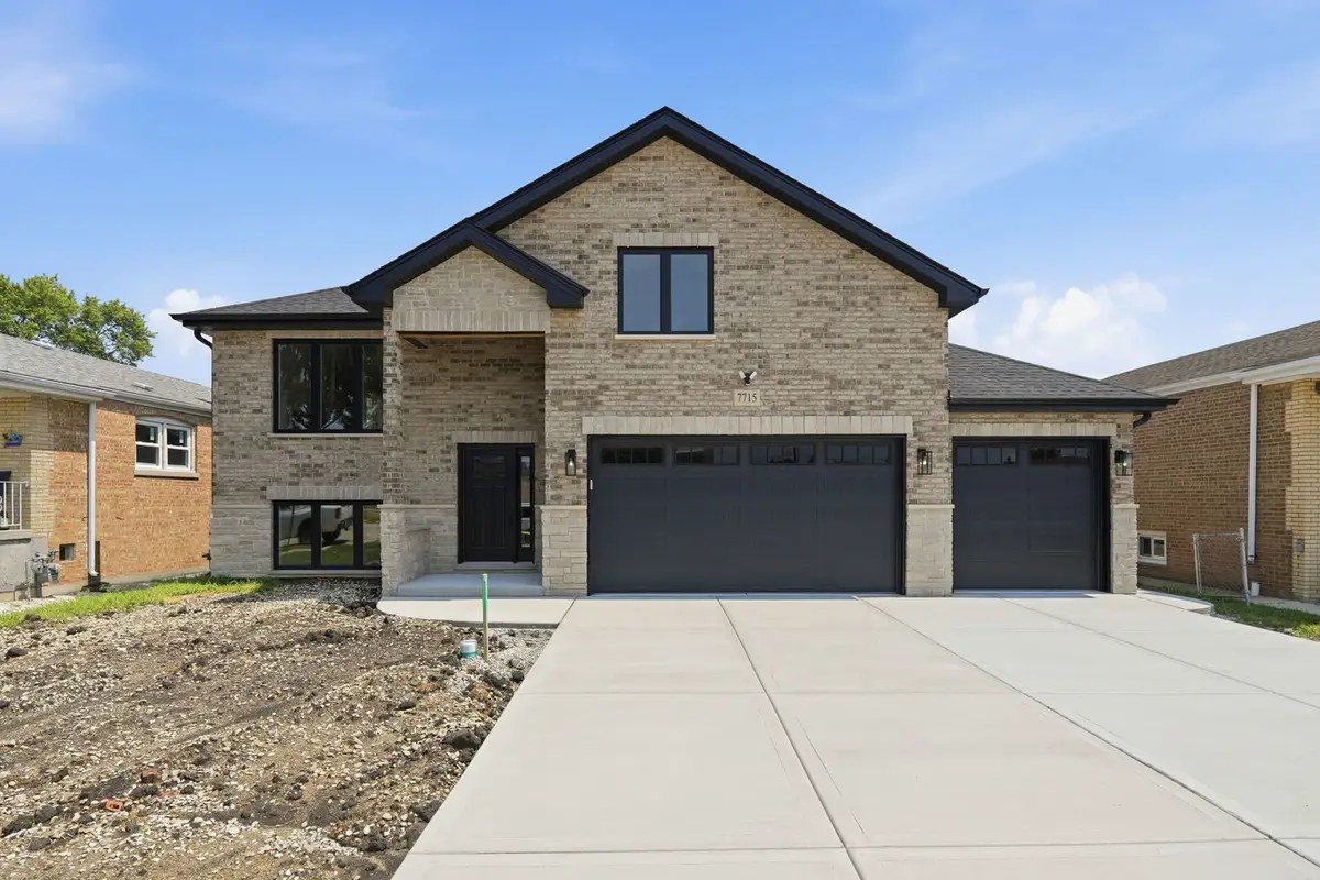 7715 Nagle Avenue, Burbank, IL 60459 - #1
