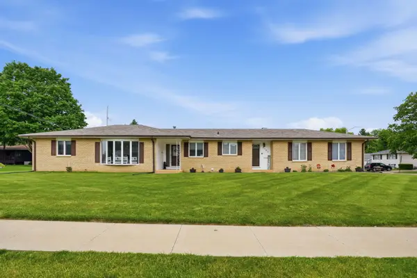 3701 Kennedy Drive, East Moline, IL 61244