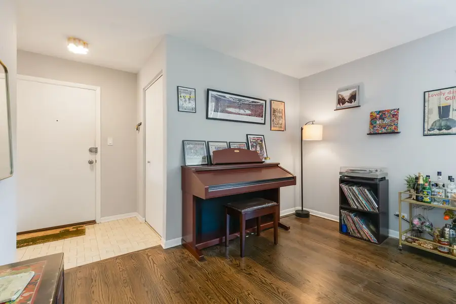4136 N California Avenue #201, Chicago, IL 60618 - #2