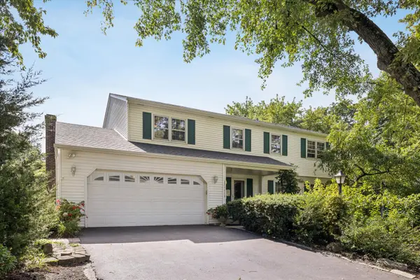 27W215 Oakwood Street, Winfield, IL 60190