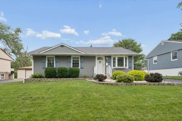 104 Sunset Strip, Joliet, IL 60435