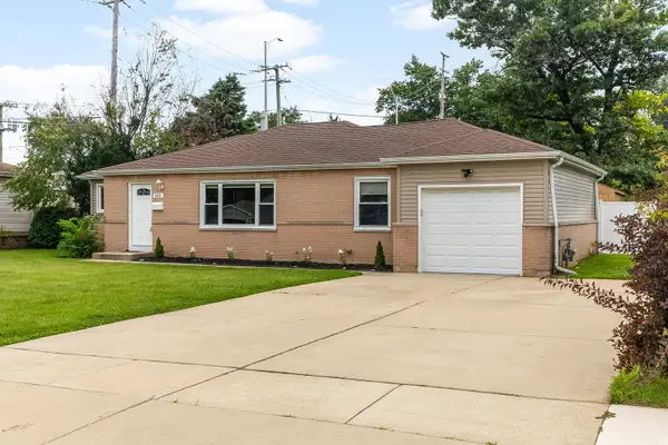 810 Cumberland Street, Hoffman Estates, IL 60169