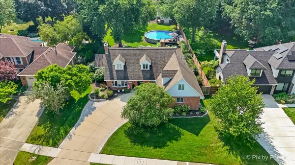 612 Rosedale Avenue, Roselle, IL 60172