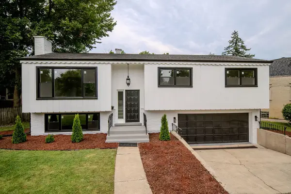 605 Selborne Road, Riverside, IL 60546