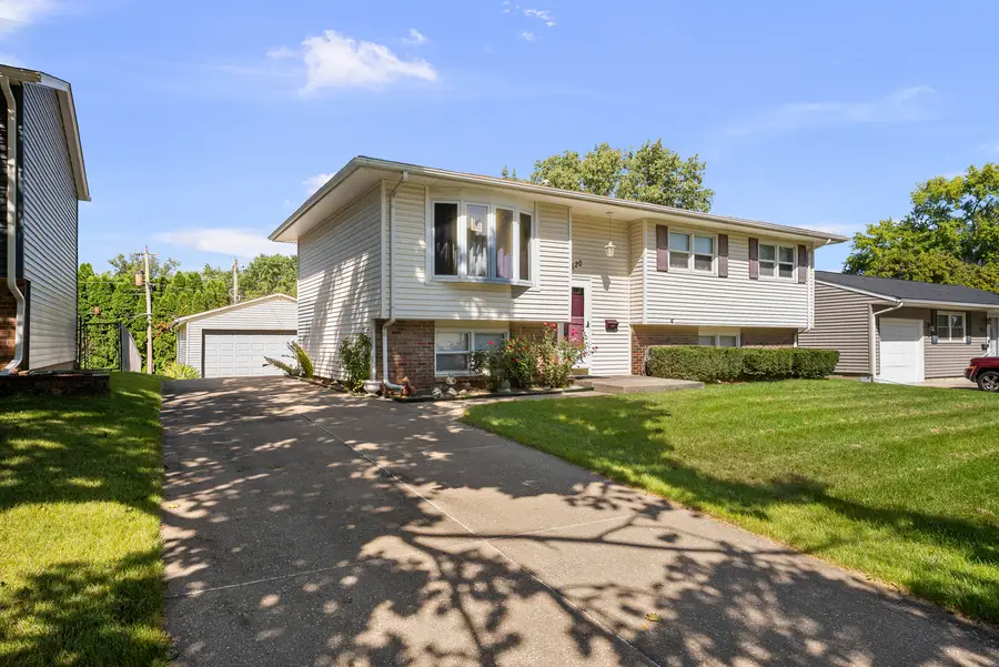 3620 Oakwood Drive, Bettendorf, IA 52722 - #3
