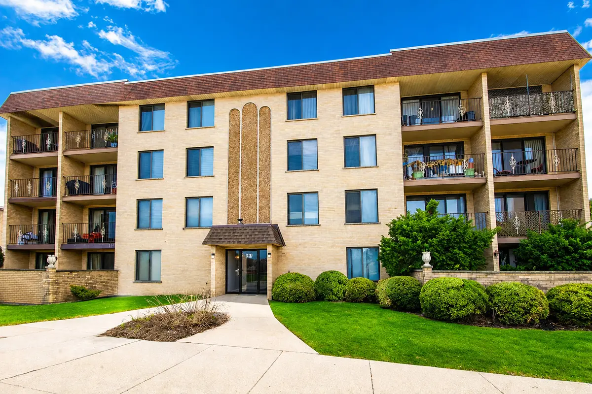 5447 W Lawrence Avenue #203, Chicago, IL 60630 - #1
