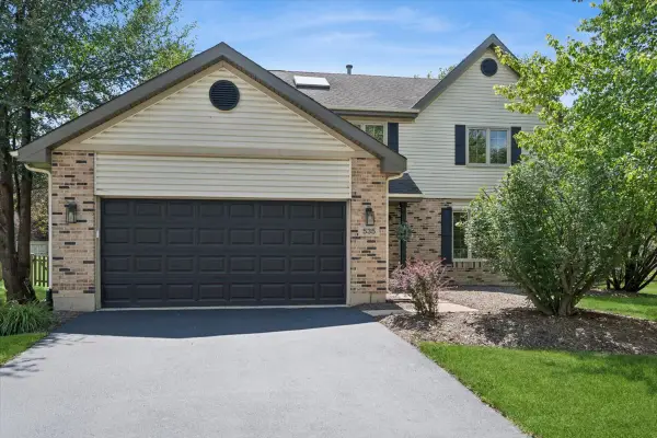 535 Chester Court W, Aurora, IL 60504