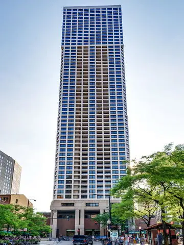 1030 N State Street #28H, Chicago, IL 60610