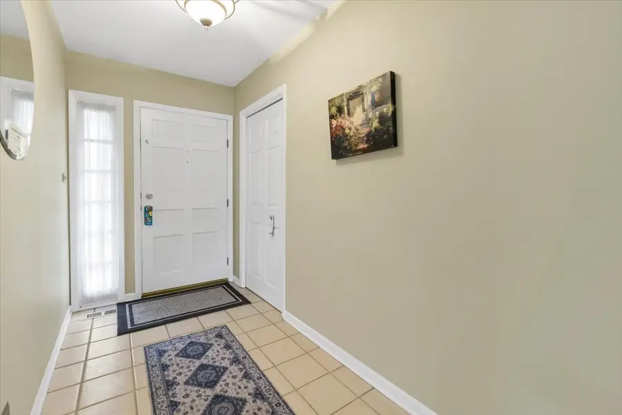 1525 Mayfield Lane, Hoffman Estates, IL 60169 - #3