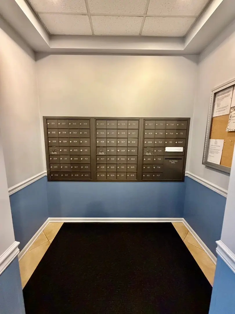 390 S Western Avenue #204, Des Plaines, IL 60016 - #2