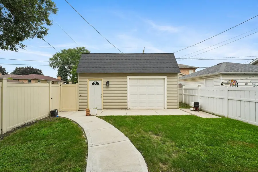 5601 S Sayre Avenue, Chicago, IL 60638 - #3