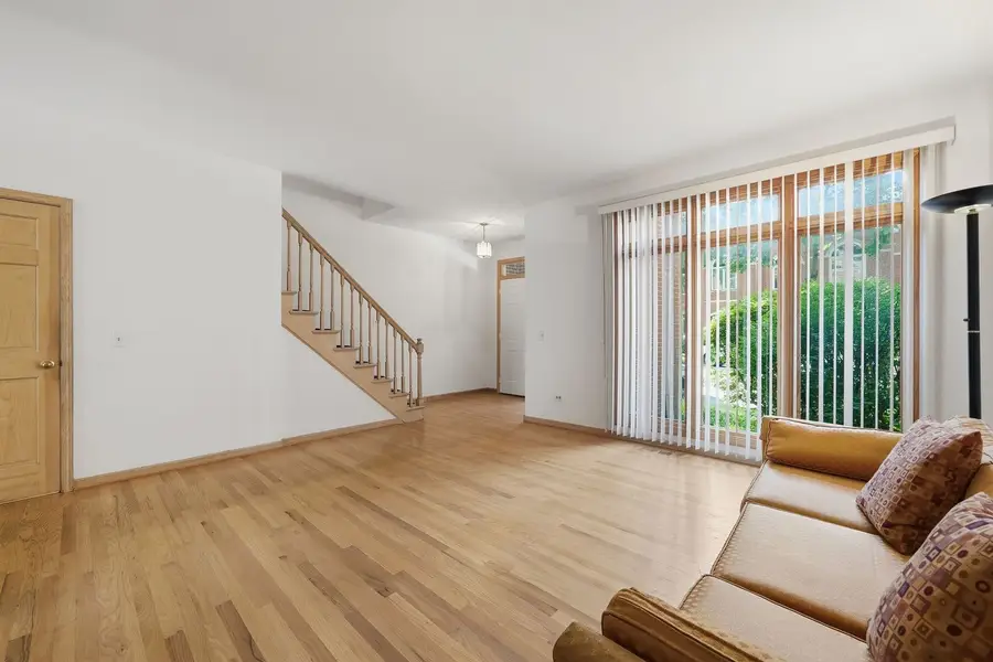 4262 W Thorndale Avenue, Chicago, IL 60646 - #3